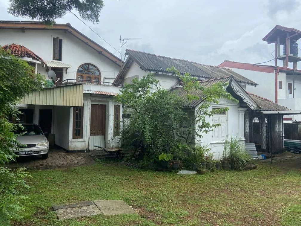 FOR SALE: PRIME PROPERTY IN EMBULDENIYA, NUGEGODA – LAND VALUE ONLY! — photo 1 of 11