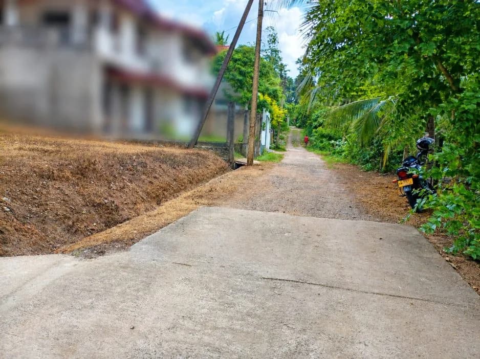 ඔබත් නිවසක් හදන්න හෝ ආයෝජනයක් කරන්න සුදුසු ඉඩමක් හොයනවාද?