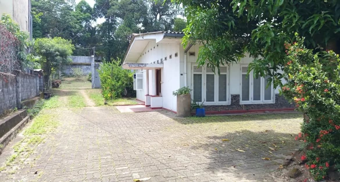 24 Perches House for Sale in Nugegoda | 300m to Nugegoda Flyover